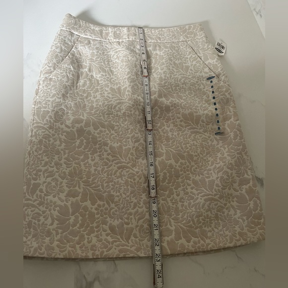 NWT, Old Navy thick damask pencil skirt - Picture 10 of 11
